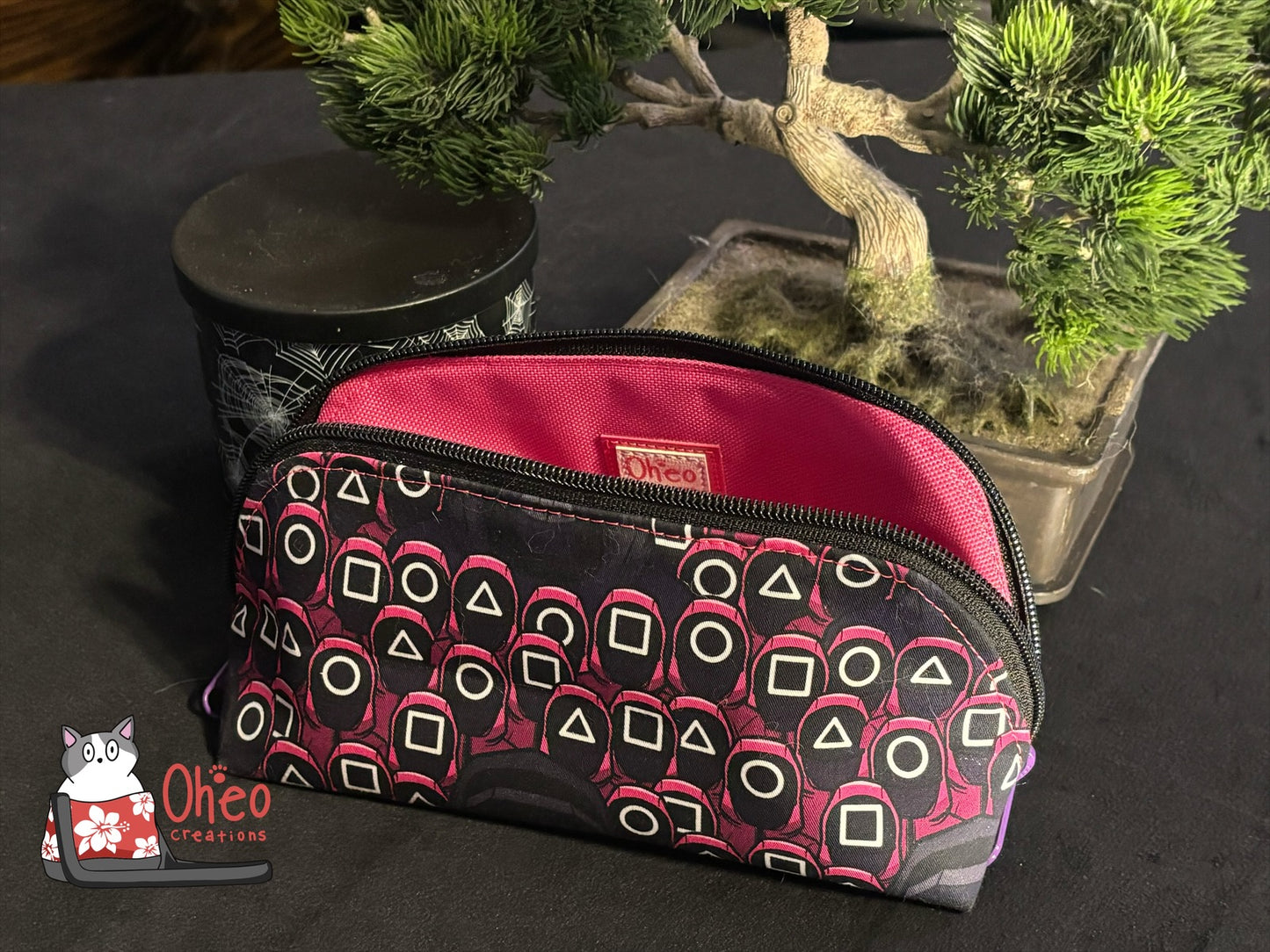 Logi Pouch