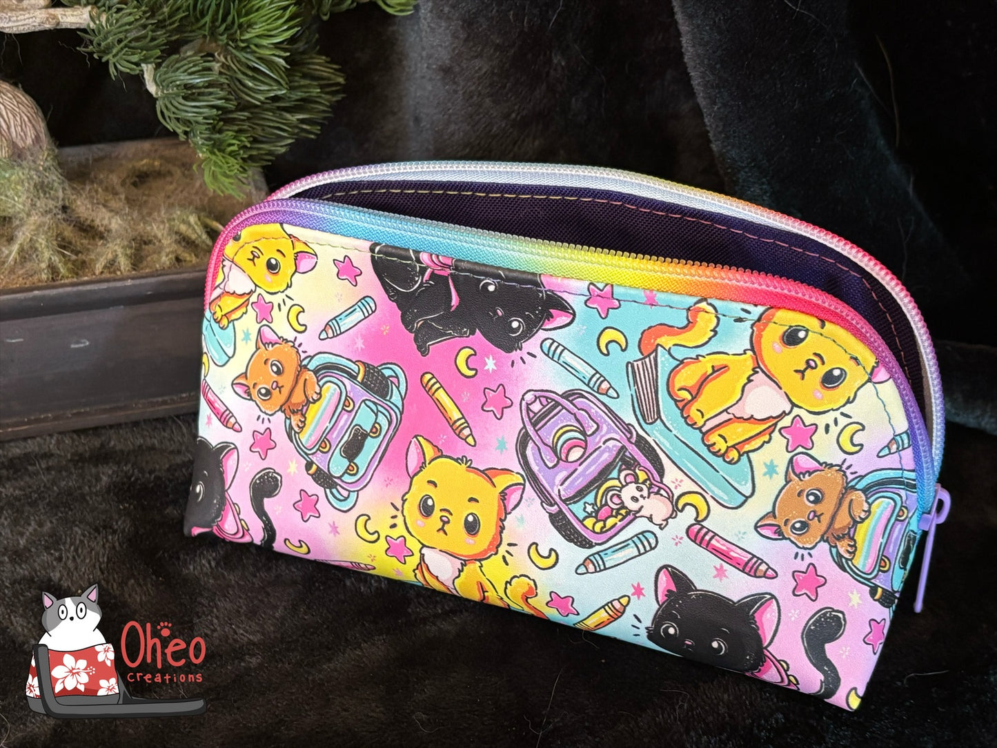 Logi Pouch